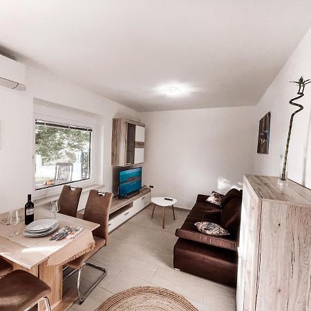 Riad Apartments Zgornje Skofije Ngoại thất bức ảnh