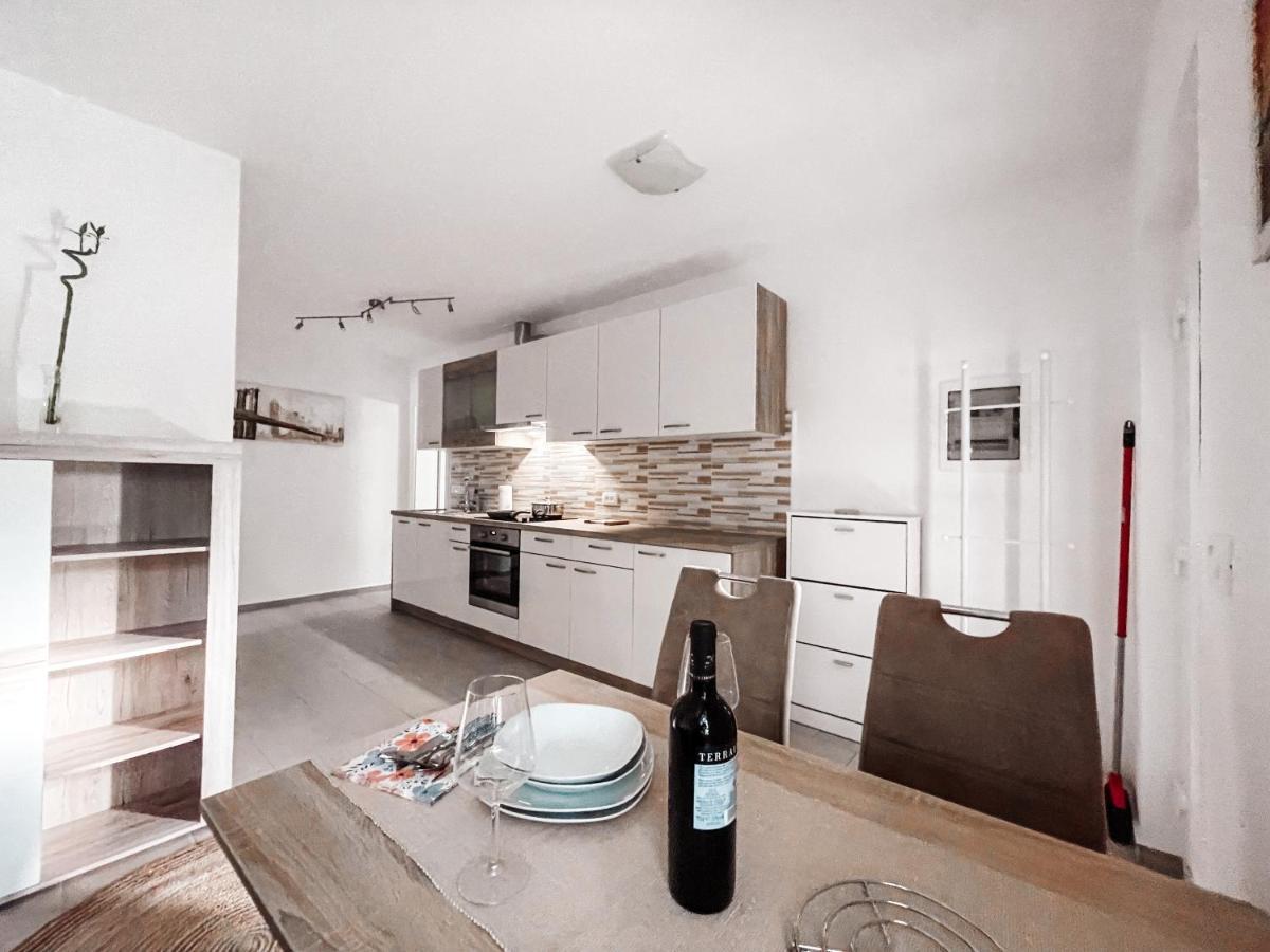 Riad Apartments Zgornje Skofije Ngoại thất bức ảnh