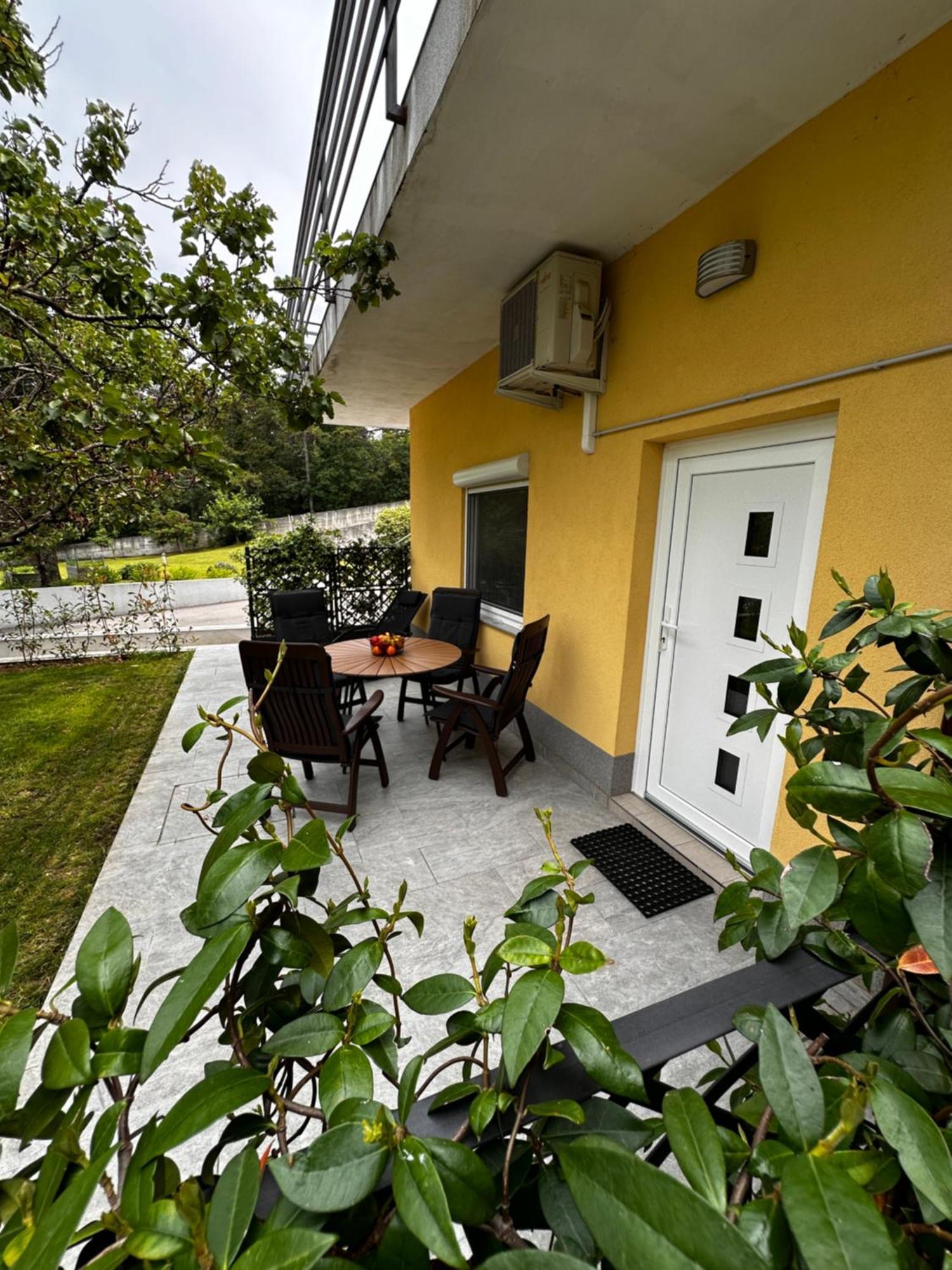 Riad Apartments Zgornje Skofije Ngoại thất bức ảnh